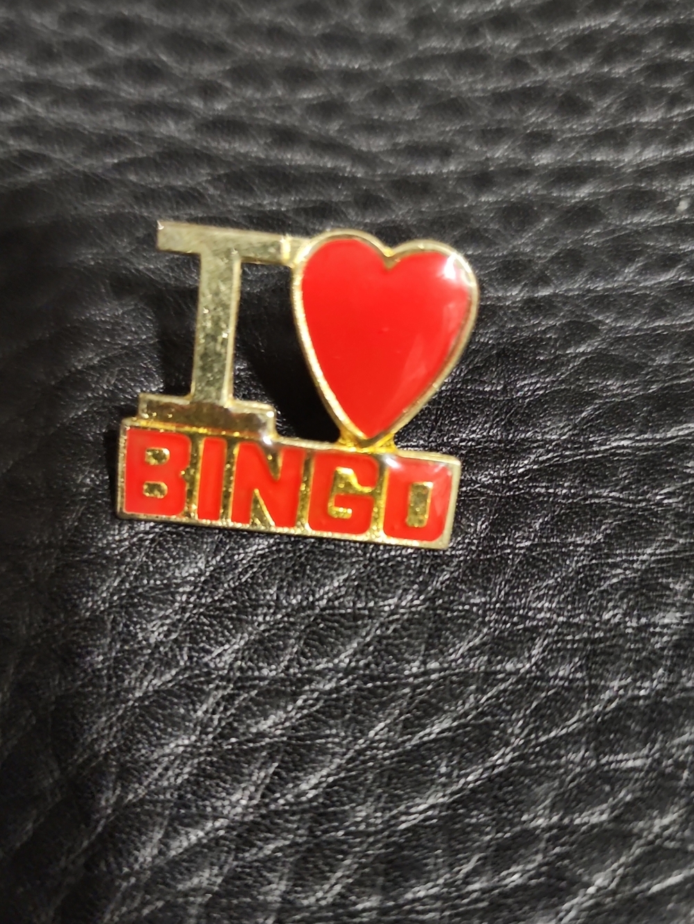 Vintage I Love Bingo Gold Tone Pin with Red Enamel - Picture 1 of 2